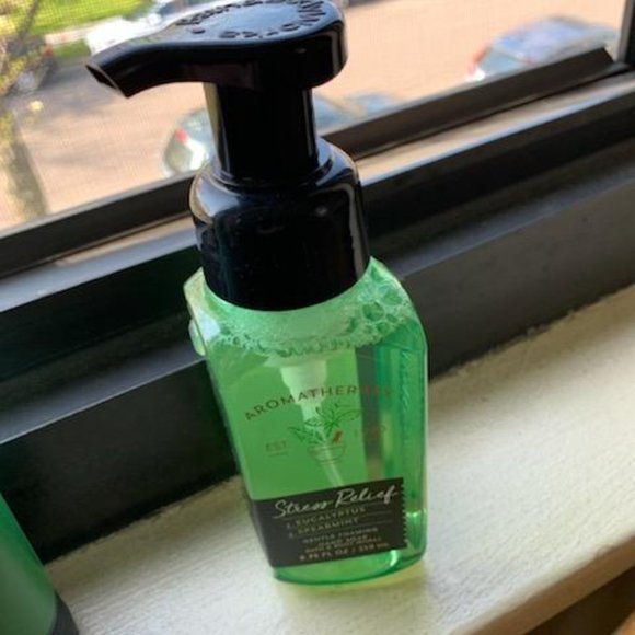 Bath & Body Works Stress Relief Bundle - Picture 5 of 7